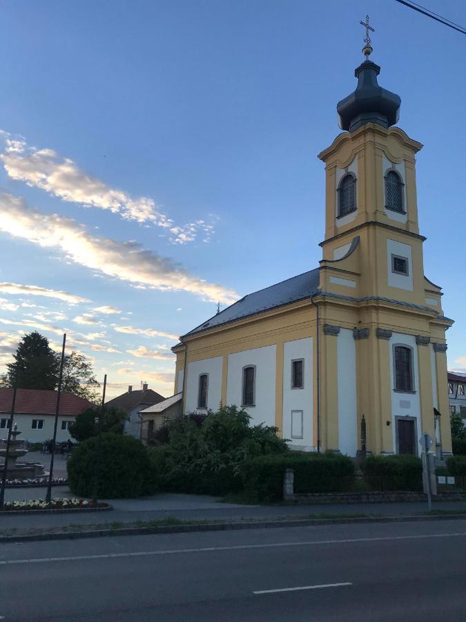 Notarius Vendégház Poroszló Esterno foto